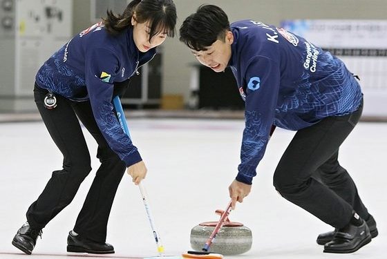 컬링 믹스더블, 일본 꺾고 3연승…조별 예선 선두 질주