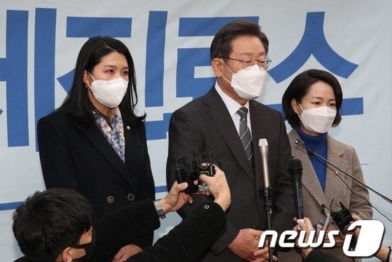 코로나 팔 걷어붙인 이재명, 100조 선지원 제안…정부·야당 압박