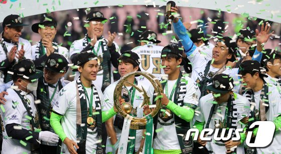 전북 5연패·포항 ACL 준우승·강원 극장 잔류…2021 K리그 10대 뉴스
