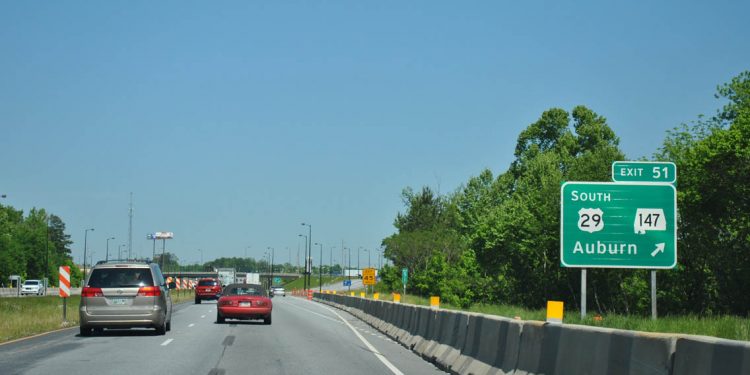 [속보] 어번 I-85 북쪽방향, 자동차 화재로 도로 차단