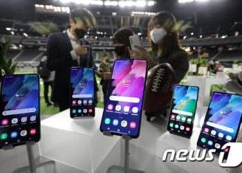 ‘갤S21 FE’ 공개한 삼성…새해부터 중저가폰 시장 불붙는다