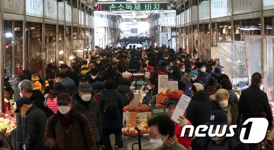 정부는 “설 물가 잡혔다”지만…고공행진에 휘는 서민 허리