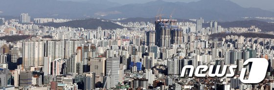 20개월만에 ‘서울집값’ 내림세…”대세하락 시작” vs “조정국면 불과”