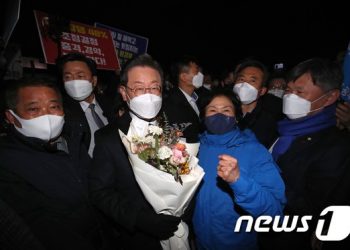李, 혁신기업 정책간담회…尹 ‘변화’ 기치로 새 출발 결의