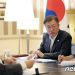 文 “일사불란 대응” 金 “귀향 자제”…정부 설 앞두고 이동·모임 자제 당부