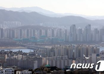 국토부 ‘5년 동결’ 표준건축비 인상 가닥…”기재부 협의에 시간 소요”