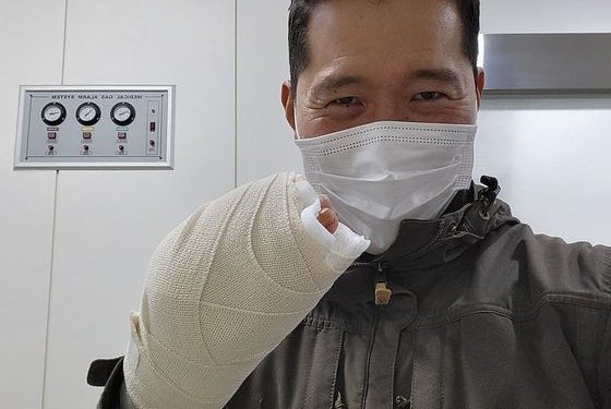 ‘붕대 감은’ 강형욱, 개물림 사고로 응급실行 “뼈하고 인사…너무 아파”