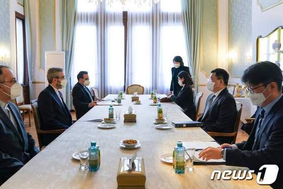 이란, 한국에 동결 자금 해제 촉구…”美 이유로 거부는 합당하지 않아”