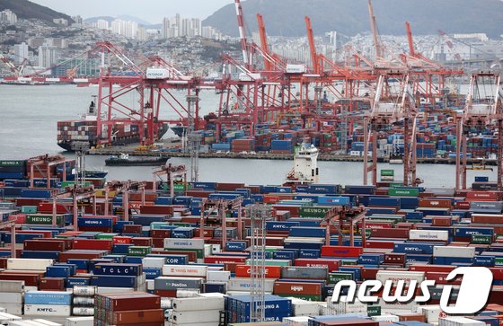 2021년 경상흑자 100조원 불투명?…원자잿값 새 변수로