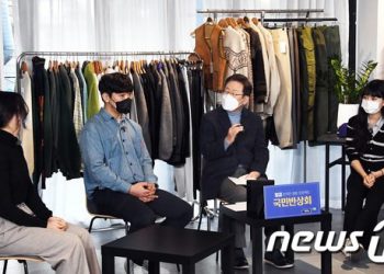 박스권 탈출 노리는 이재명, 2030·6070·여성 공략 절치부심