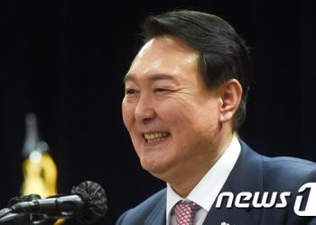 윤석열, 정치 분야 공약 발표…안철수, 과학기술 토론회 참석