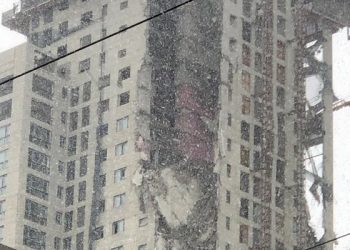 광주 신축 아파트 16개층 외벽 붕괴…6명 실종·155세대 대피령