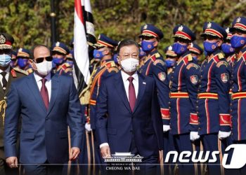 文대통령 “친환경·미래 협력 위해 전력”…이집트 총리 “韓 경험 배우고파”