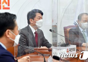 안철수 “단일화? 거대 양당이 나를 없애려는 술수”