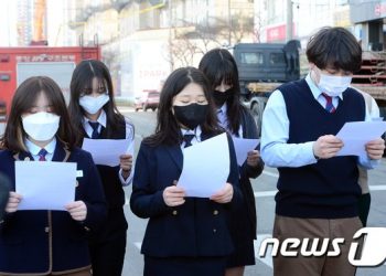 고1도 정당 가입 가능 ‘너무 빠르다?’…해외선 어떨까