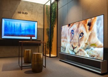 대세로 향하는 ‘아몰레드’…스마트폰·고급TV 수요 급증