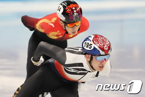 편파 판정 없으니 힘 못 쓴 중국…쇼트트랙 男 1500m ‘노메달’
