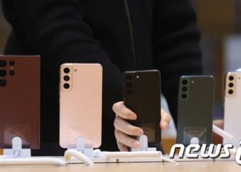 ‘갤럭시S22’ 자급제폰 첫날 완판 배경은 ‘노트’ 수요 흡수?
