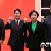 첫 선관위 주관 TV토론…어지러워진 전선에 각자도생 ‘난타전’