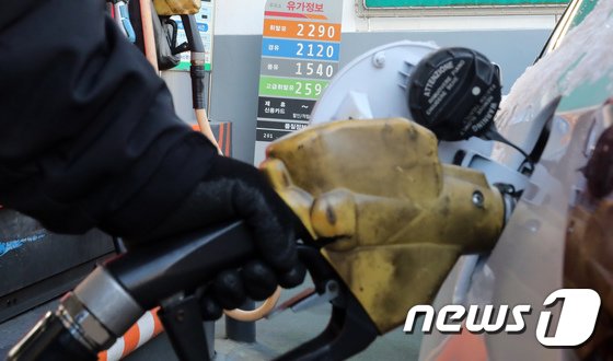 국제유가 치솟자 수출·수입물가 동반 상승…원유값 15.0%↑