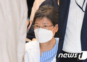 조원진 “朴회복 더뎌, 22일 대구행 힘들 듯…건강 30%가량 회복한 상태”