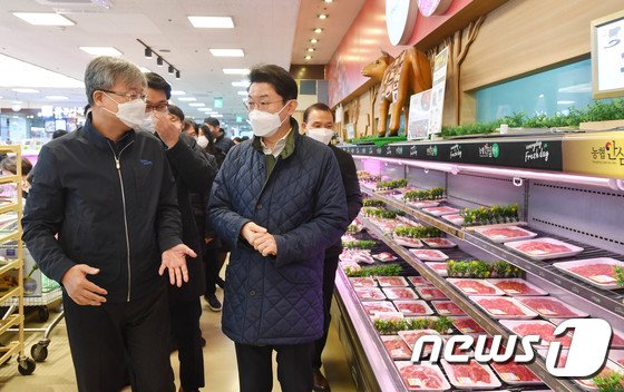 강원 20㎏ 쌀 한 포대 7만원 넘어…야채들도 가격 앞자리 바뀌어