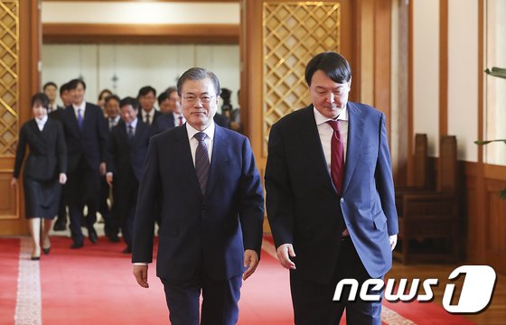 尹 발언에 얼굴 붉힌 靑 “대놓고 정치보복 선언 처음, 선 넘는다”