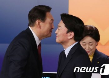 安 “尹 답변 달라” 외침에도 尹의 이유 있는 ‘침묵’