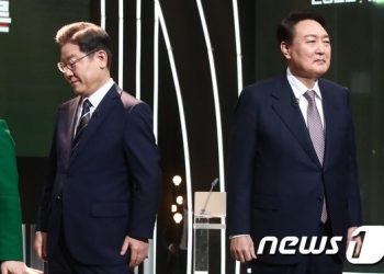 李·尹 첫 토론은 탐색전…2차전서 ‘김건희·김혜경’ 등판하나