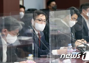 ‘일촉즉발’ 우크라 사태에 정부도 긴장…산업계 피해 ‘최소화’ 실시간 대응