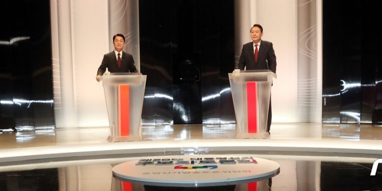 법정 TV토론 2차전 ‘정치·외교’…’개헌·사드’ 공방