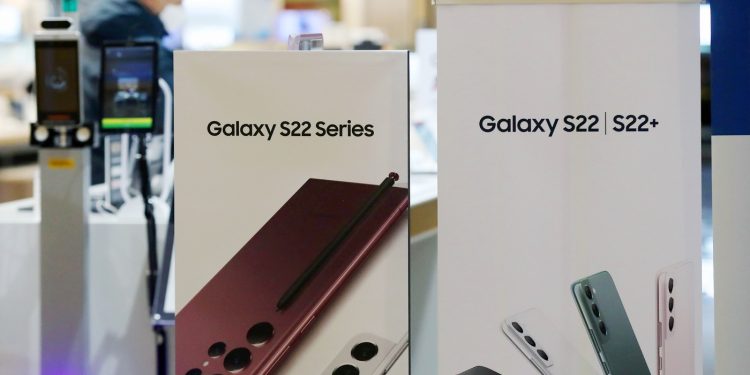 [단독] 갤럭시S22 사전구매 개통 연장…다음달 5일까지