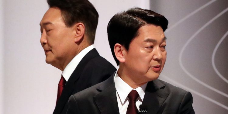 윤석열, 안철수에 두 번째 전화…’주말 담판’ 성사 여부 촉각