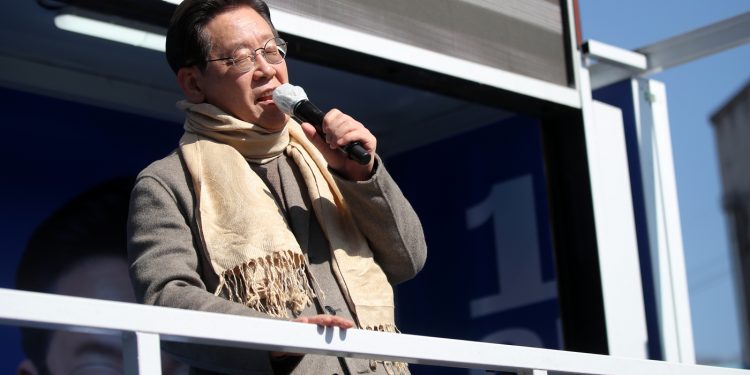 이재명, 충청서는 ‘李 서방’…강원서는 ‘평화 대통령'(종합)