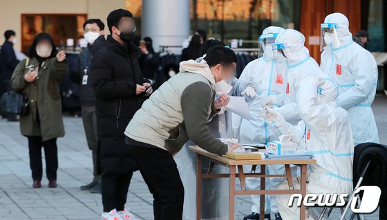 확진자도 내일 직접 투표함에 투표…”감염 위험, 시민의식 필요해”