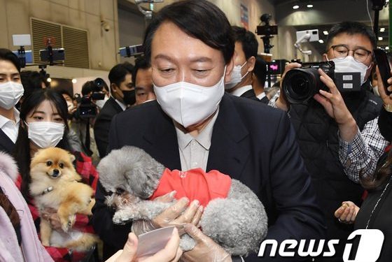 7마리 ‘퍼스트 펫츠’ 윤석열 당선인, 반려인 중심 정책 ‘기대’