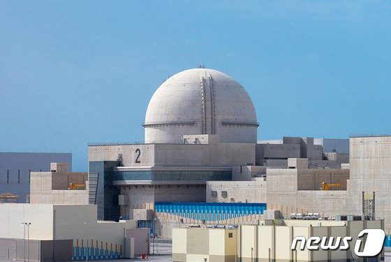 한국이 수출한 UAE 원전 2호기 상업운전 개시
