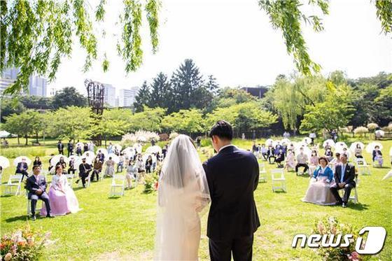 혼인 건수 사상 첫 연 20만건 붕괴…30만건 깨진 지 5년 만