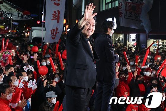 尹, 마지막 주말 충청·수도권 공략…安 이천서 첫 지원유세