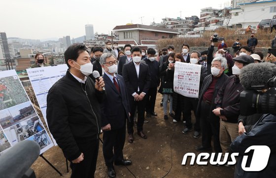 오세훈 “집무실 이전에 건축제한? 걱정할 상황 아냐”…’추가규제無’ 거듭 강조