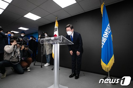 ‘변방 장수’ 이재명의 도전 멈추다…재기 시나리오 안갯속