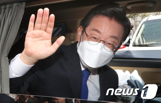 지방선거에도 ‘李心’ 위력에 후보들 ‘이재명 구애’ 본격화