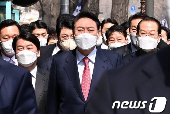 尹 당선 8일 만에 인수위 현판식…’윤석열 정부’ 청사진 그린다