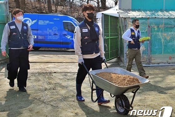 박수홍 요즘 뭐하나 했더니…절친 손헌수와 함께 유기견보호소 봉사