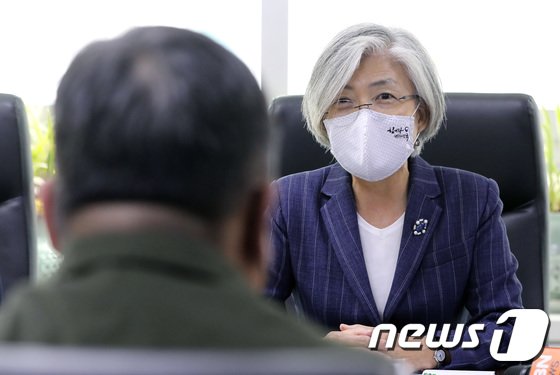 ‘강경화 출마’ ILO사무총장 오늘 결정…첫 아프리카계냐, 女수장이냐