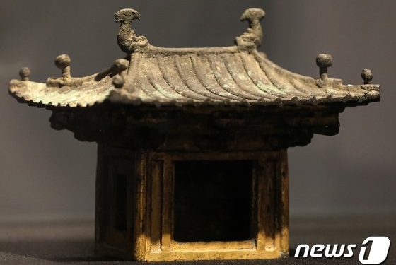 외국계 암호화폐 투자자들, 국보 ‘금동삼존불감’ 매입 후 소유권 51% 기증