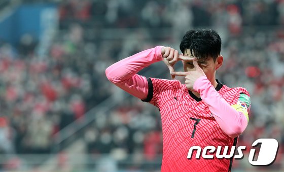 앞에서 끄는 흥민-뒤에서 미는 민재…확실한 기둥과 함께 하는 벤투호