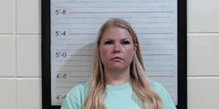 30대 여성 변호사 유권자 등록 혐의로 체포돼