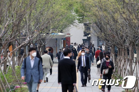 ‘일상회복’에 속도 내는 기업들, 매출 상승 기대감 ‘훈풍’