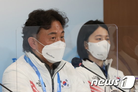 편파판정 항의하다 자격박탈 최용구 심판 “두 나라서 이의제기 했다더라”